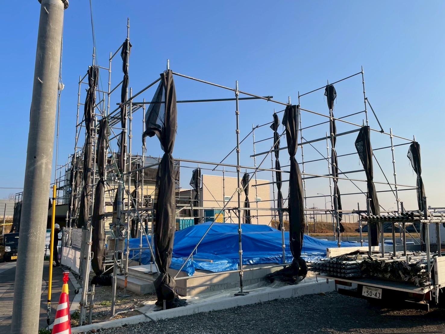LINE_ALBUM_新築　先行足場②_250402_2